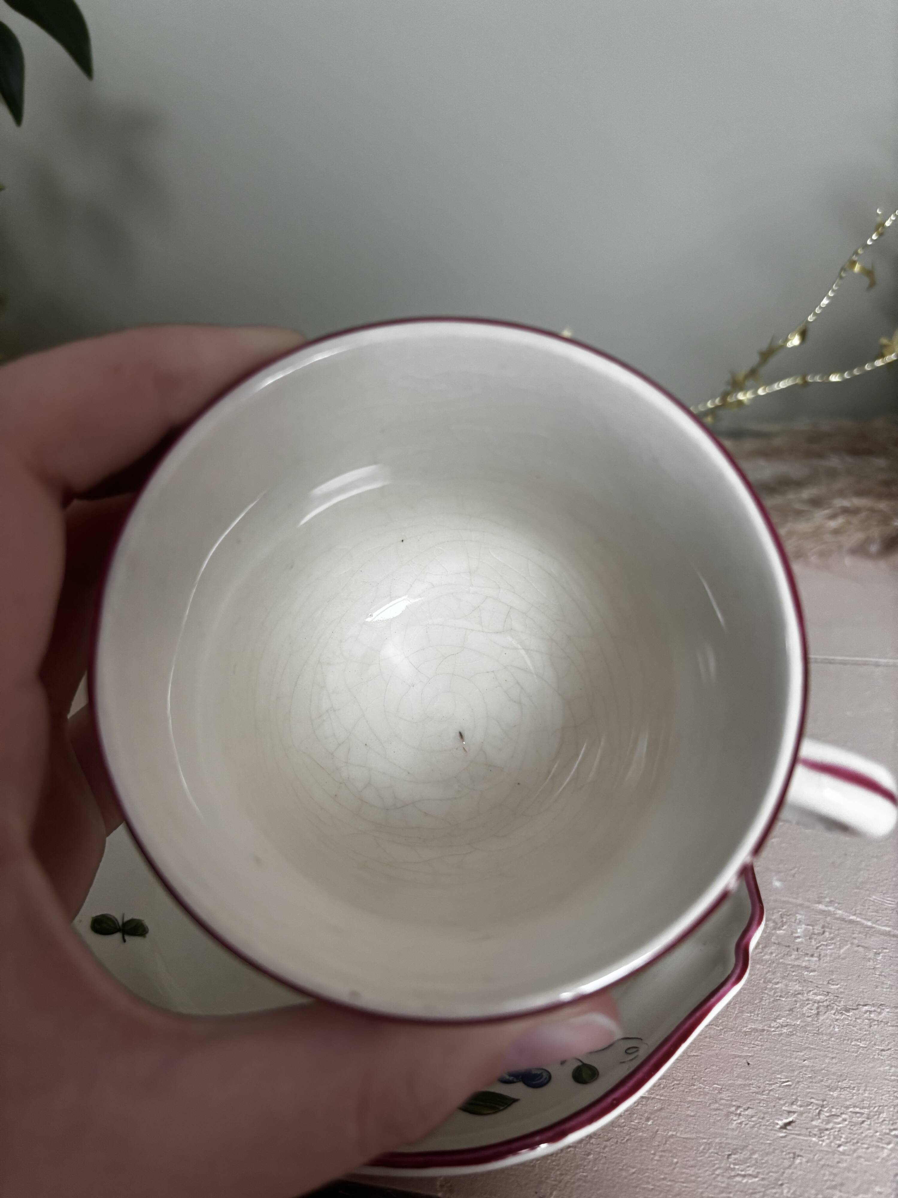 Duo of cups and saucers Old Saint Amand