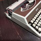 Royal 200 vintage typewriter