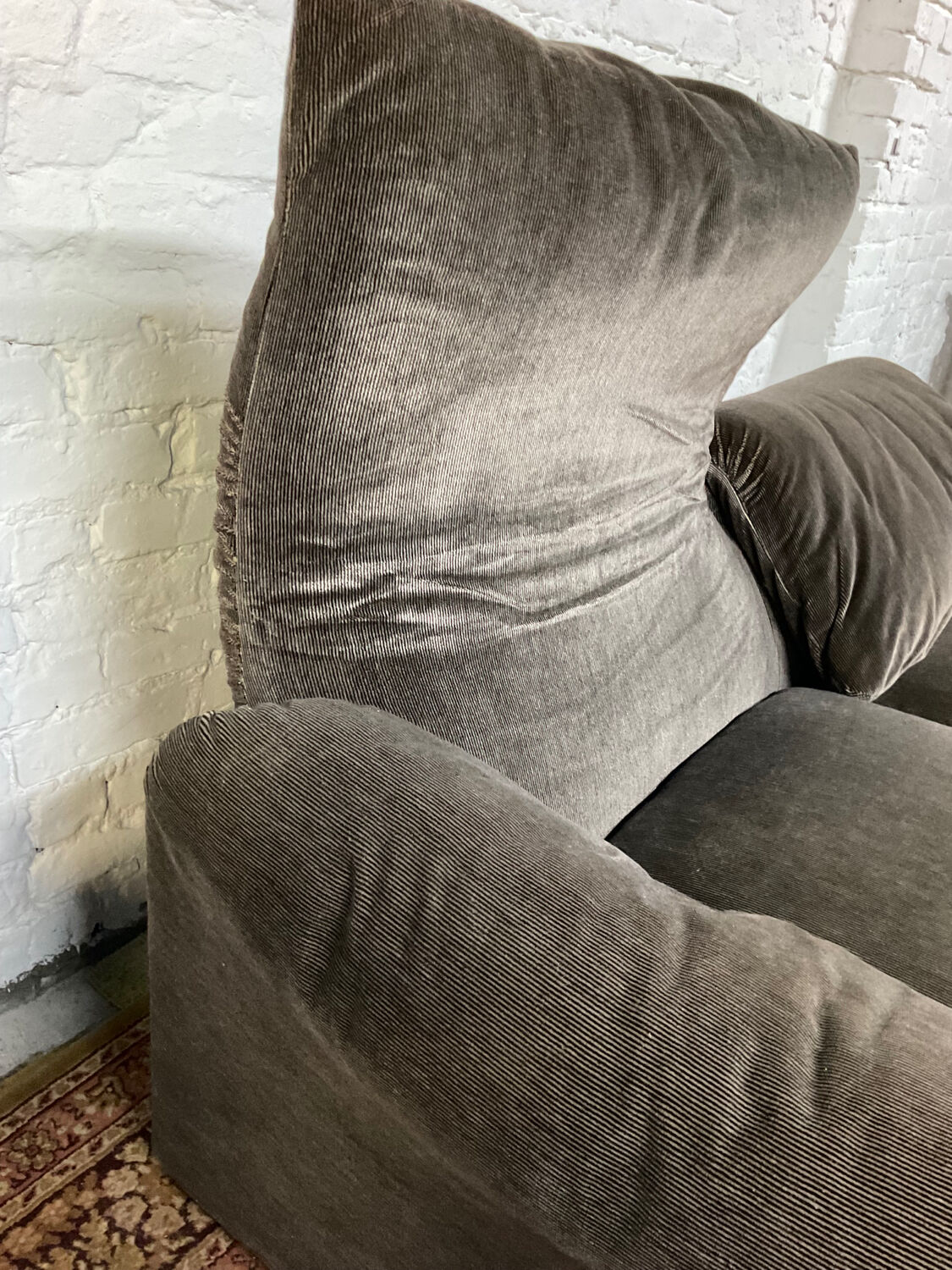 Maralunga sofa by Vico Magistretti