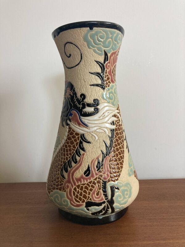 Vase Dragon