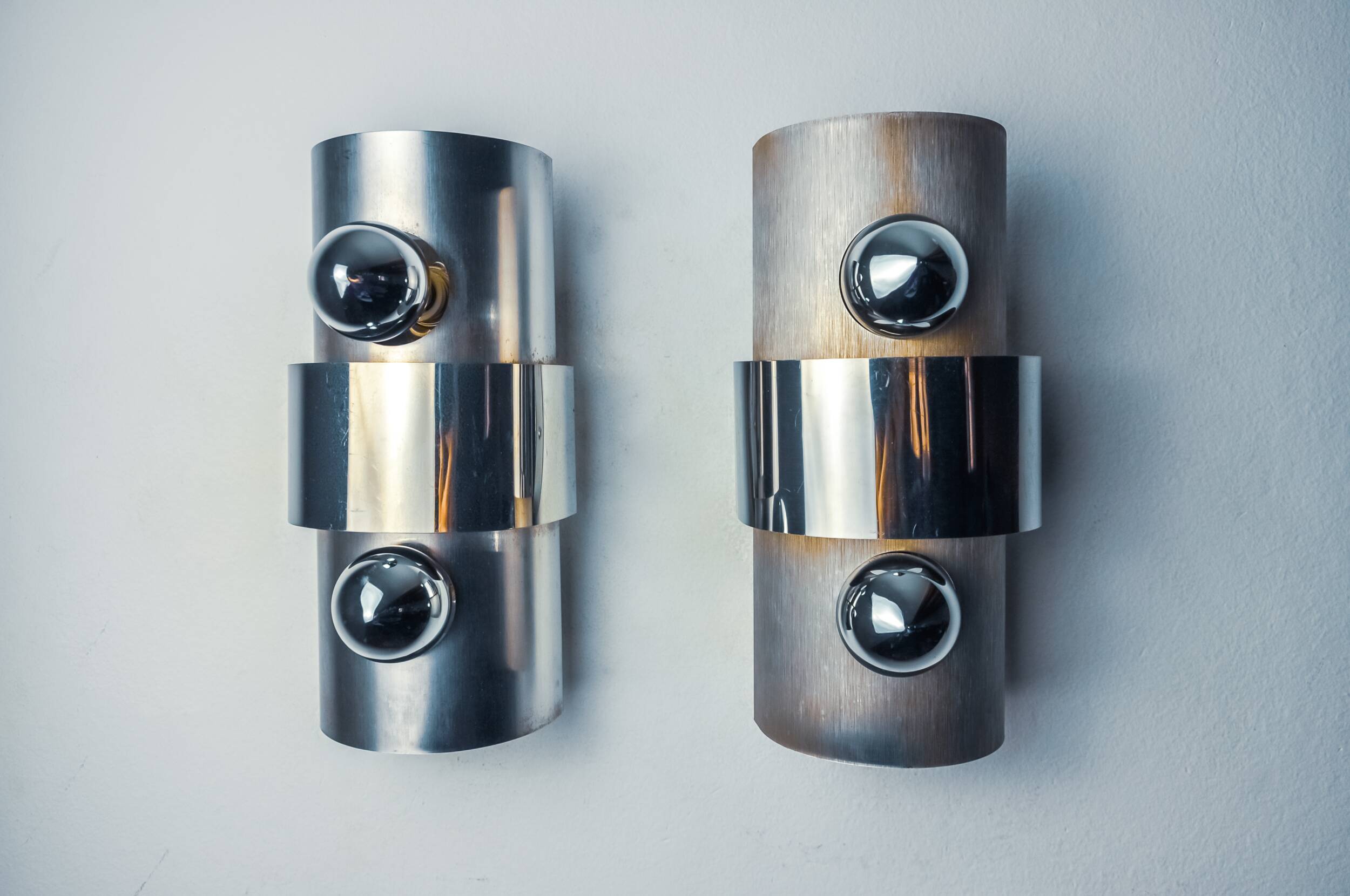 Pair of space age 2-light wall lights, chromed metal, Italy, 1970