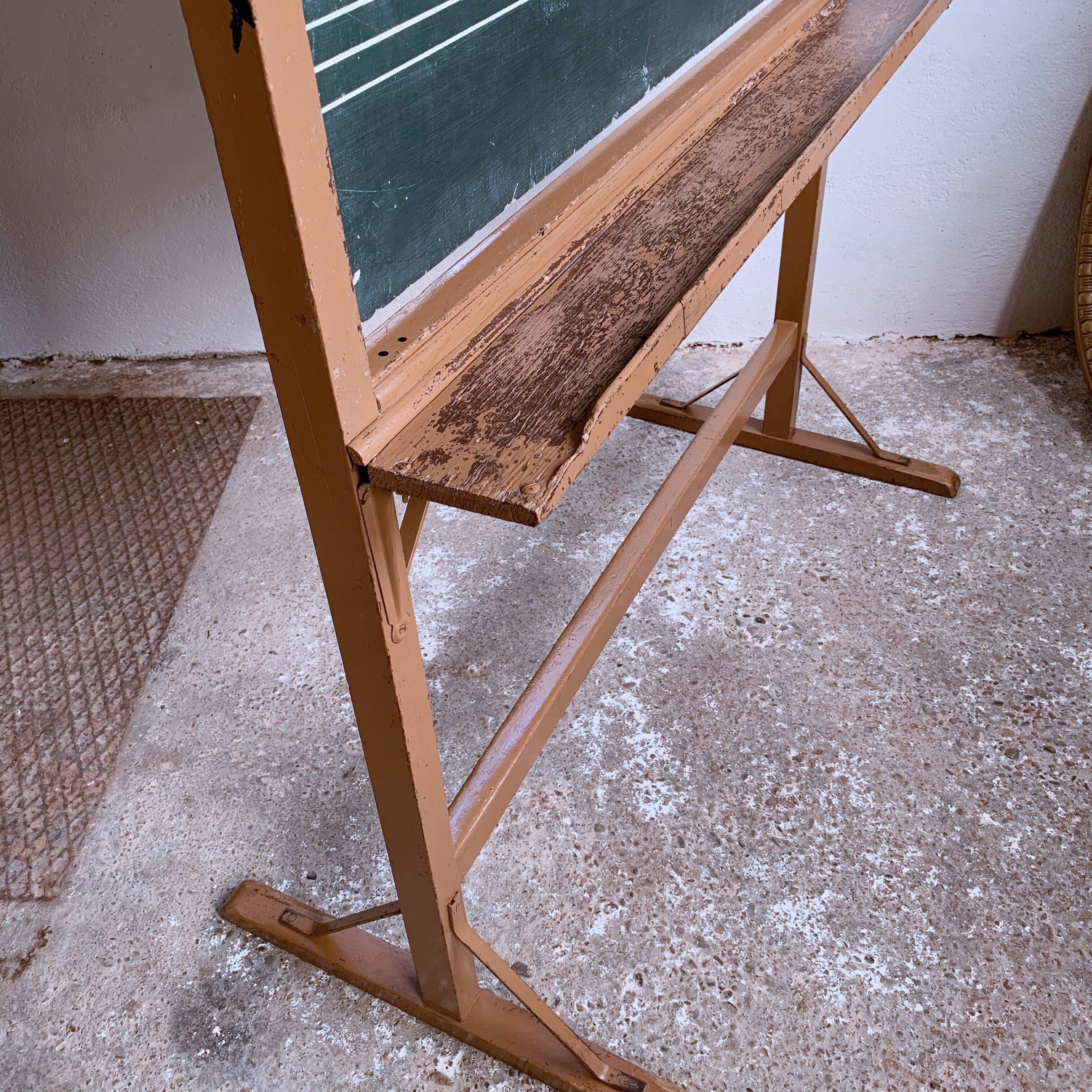 Former school board swivelling on foot