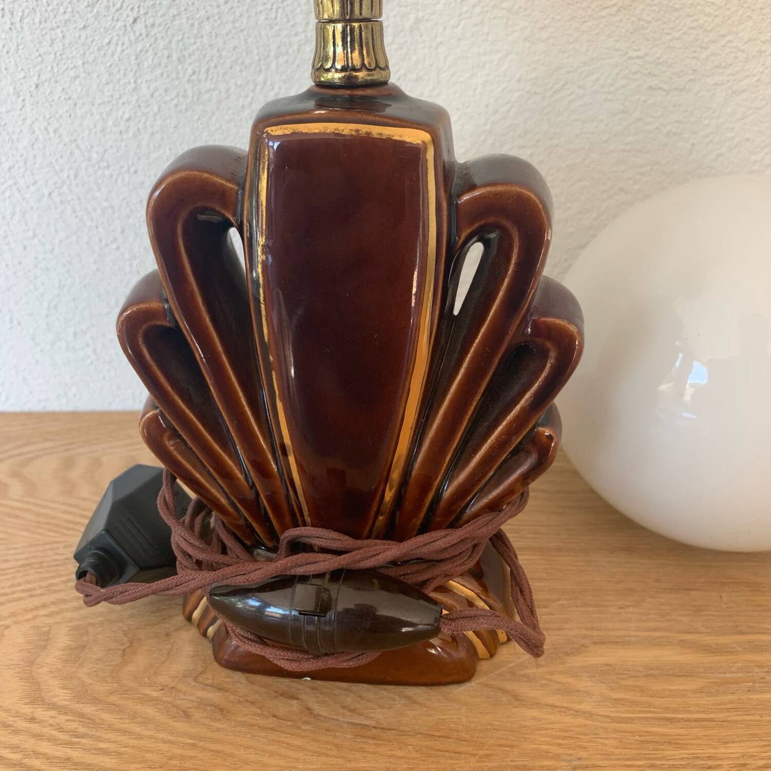 ▪️Art Deco Ceramic and Globe Lamp Stylized Shell Brown and Gold
