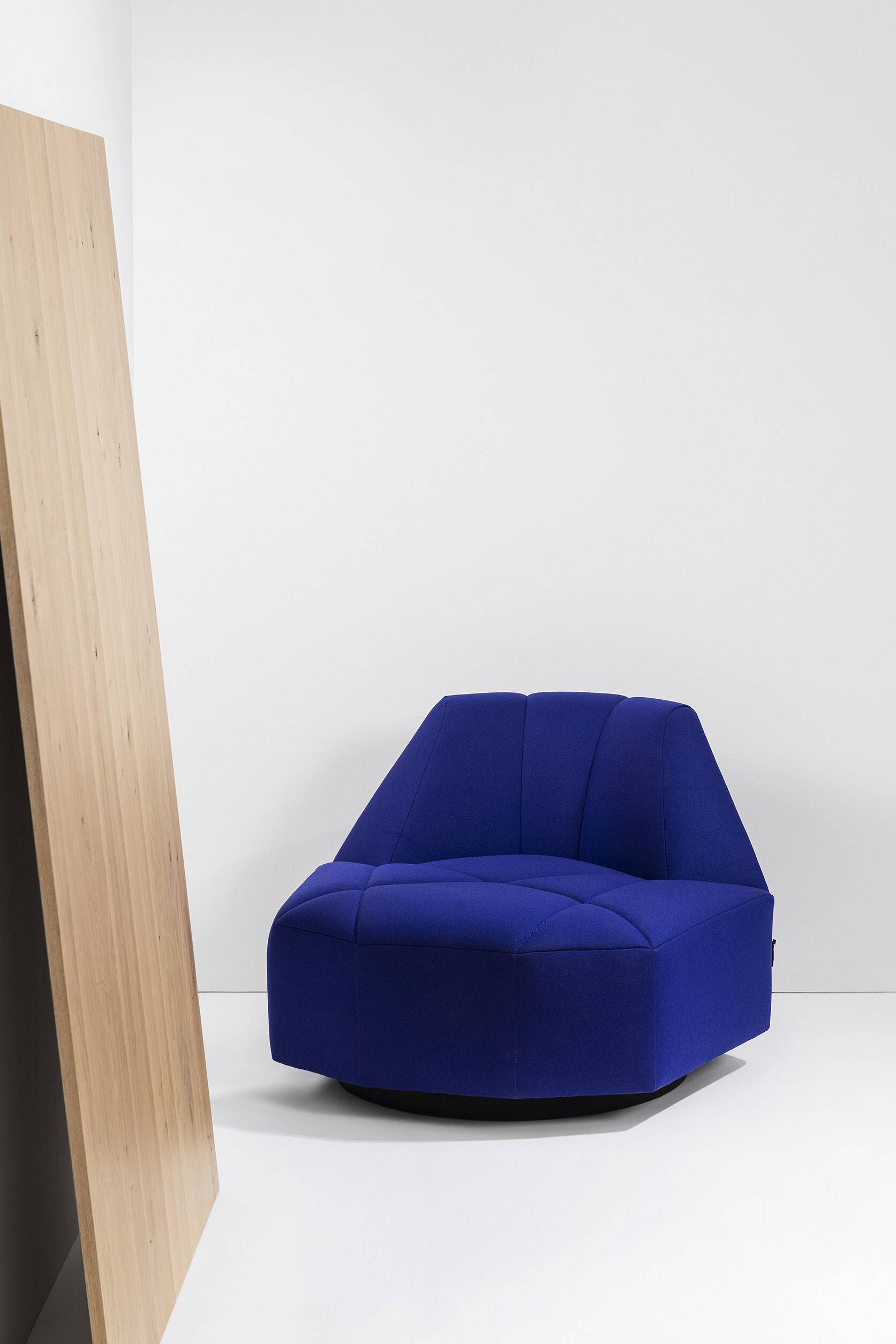 Contemporary swivel armchair - like new condition