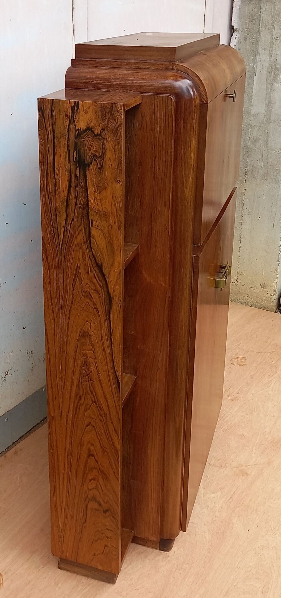 Rosewood bar furniture