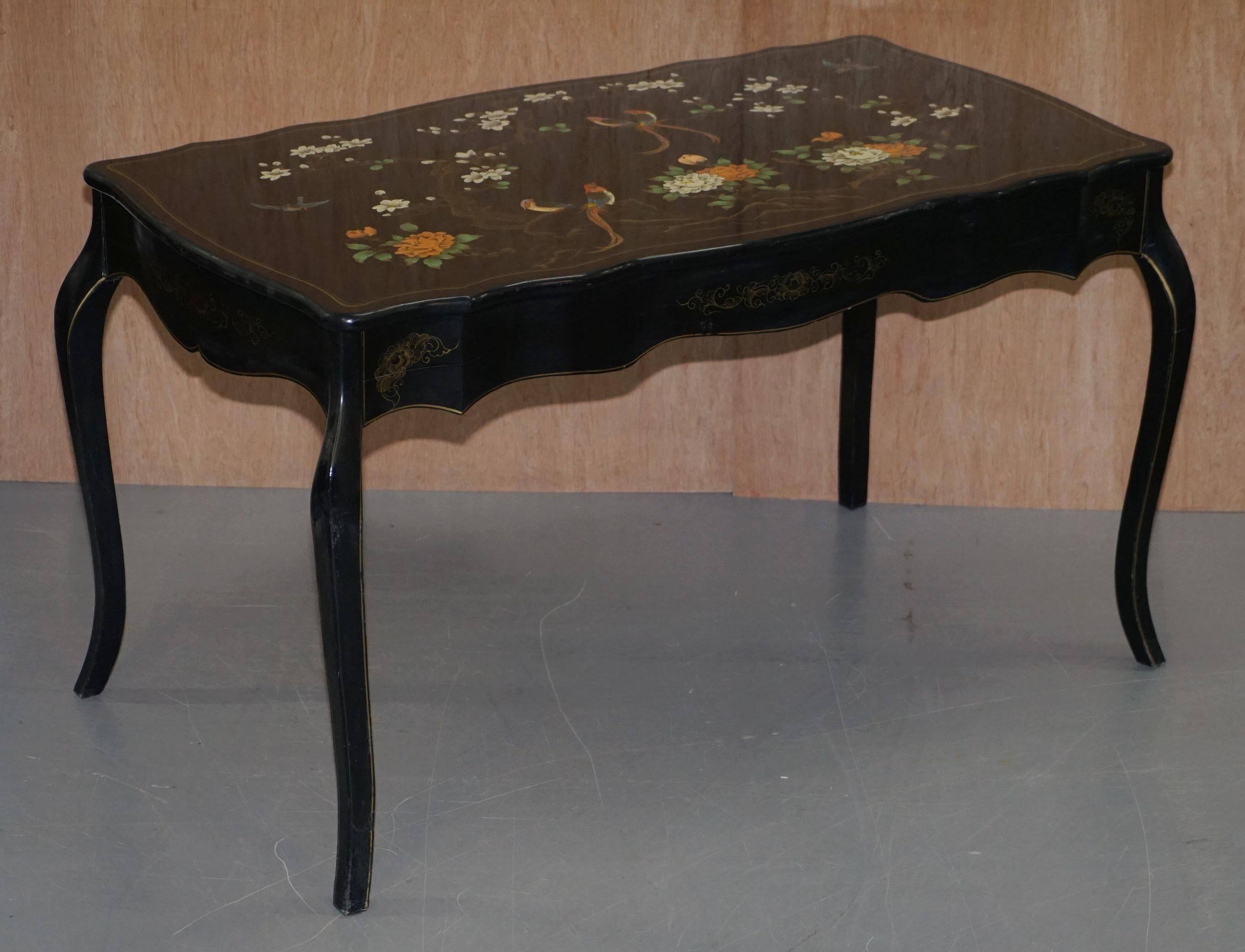 Bureau d'écriture vintage peint polychrome laqué noir avec oiseaux et fleurs