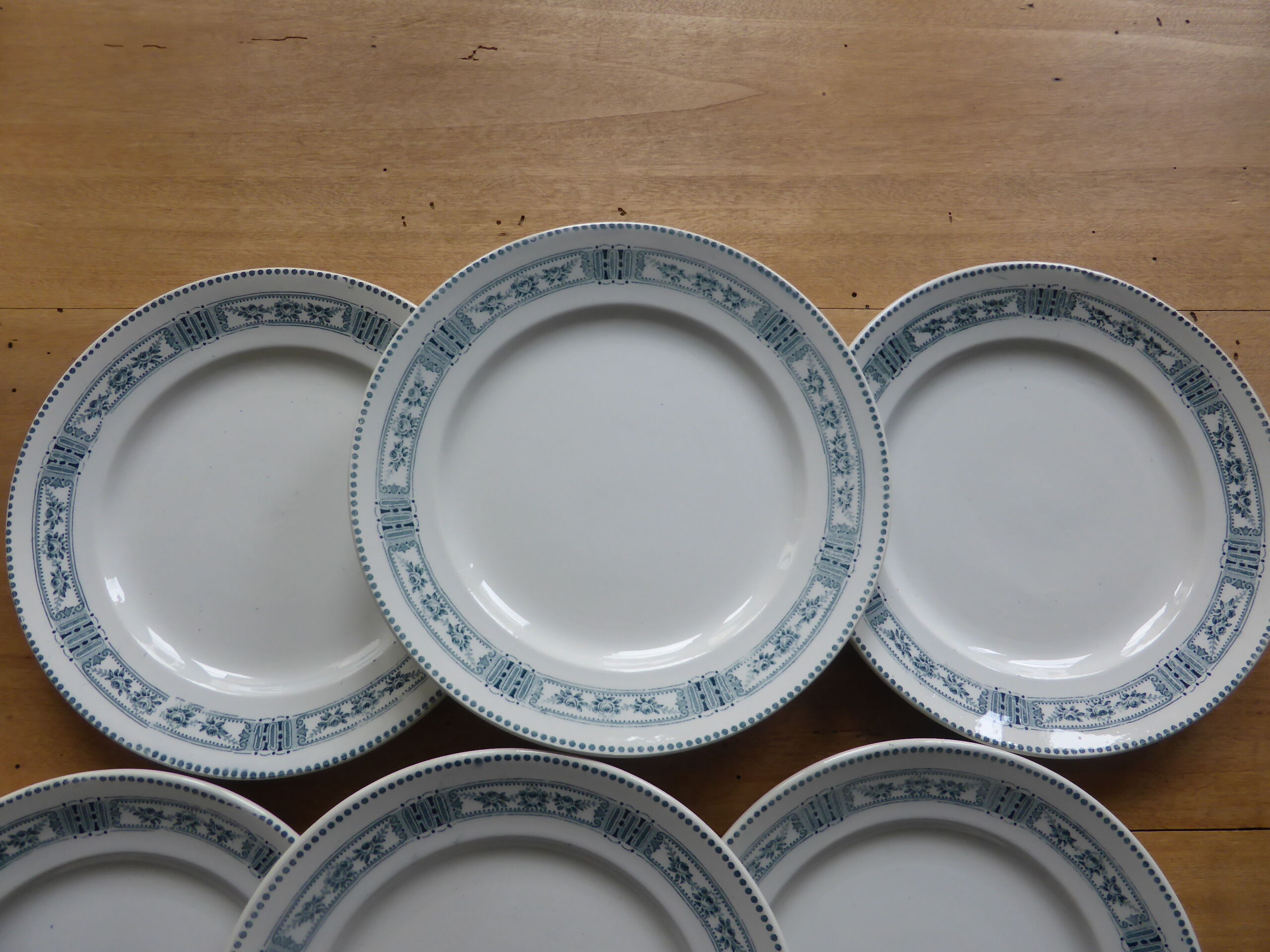 Set de 6 assiettes à dessert en terre de fer du Moulin des Loups modèle Pasteur