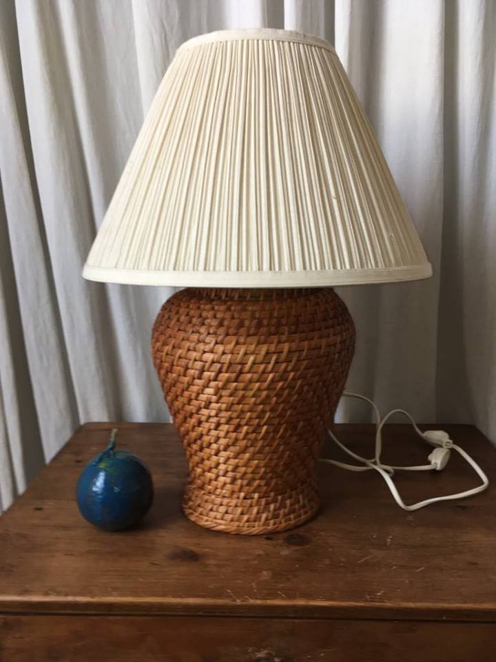 Wicker rattan table lamp