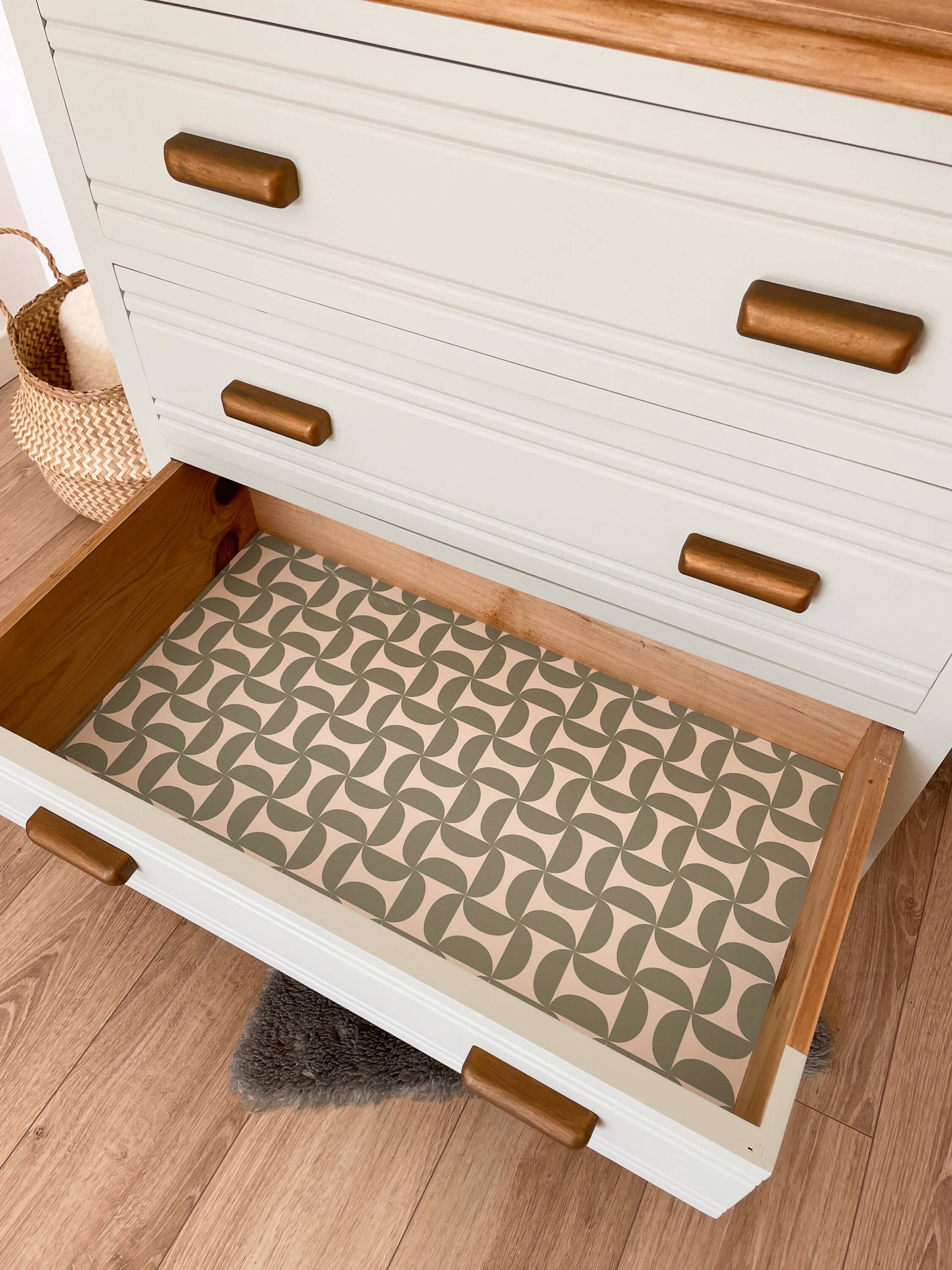 Art Deco chest of drawers