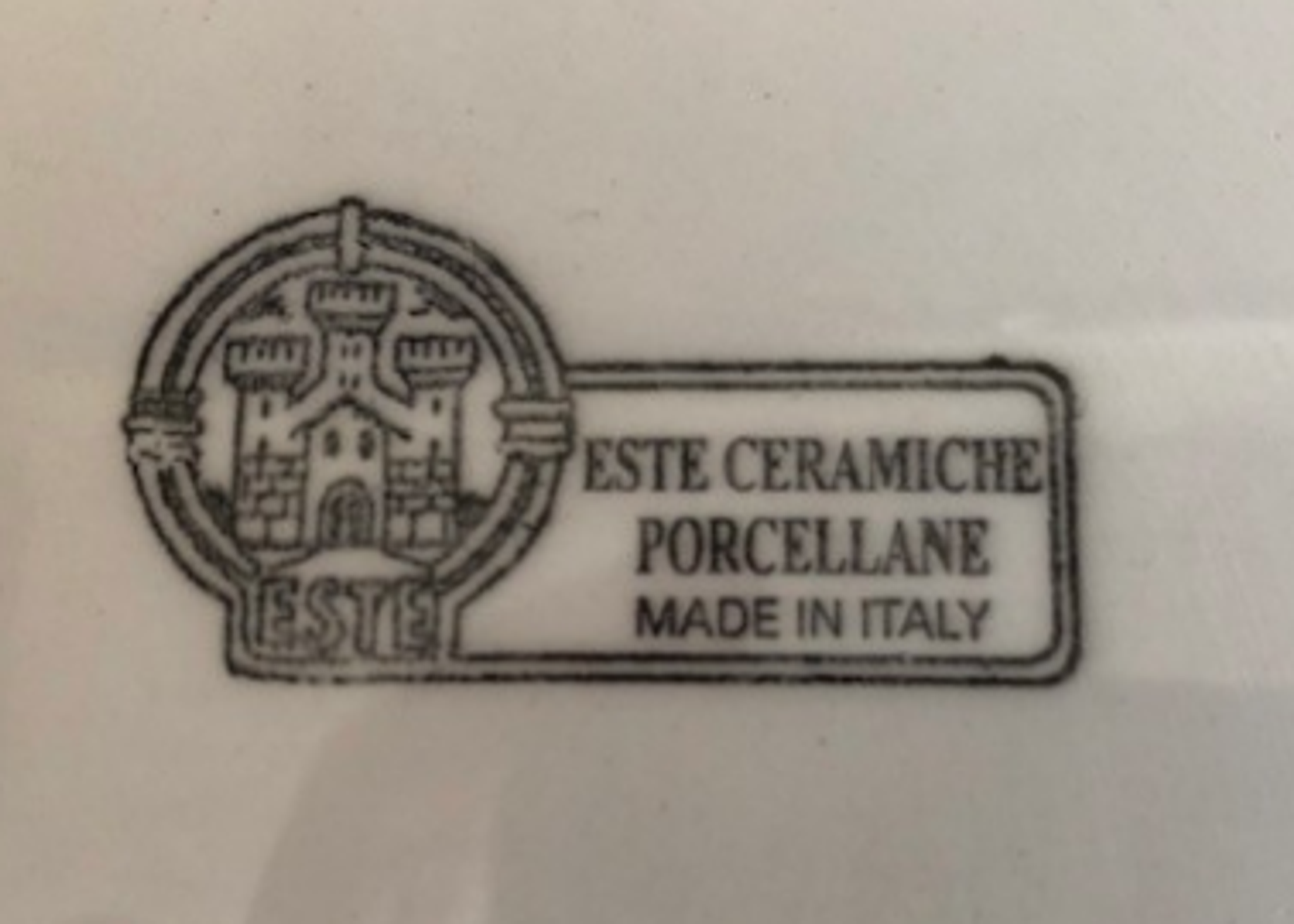 Plat en porcelaine vintage