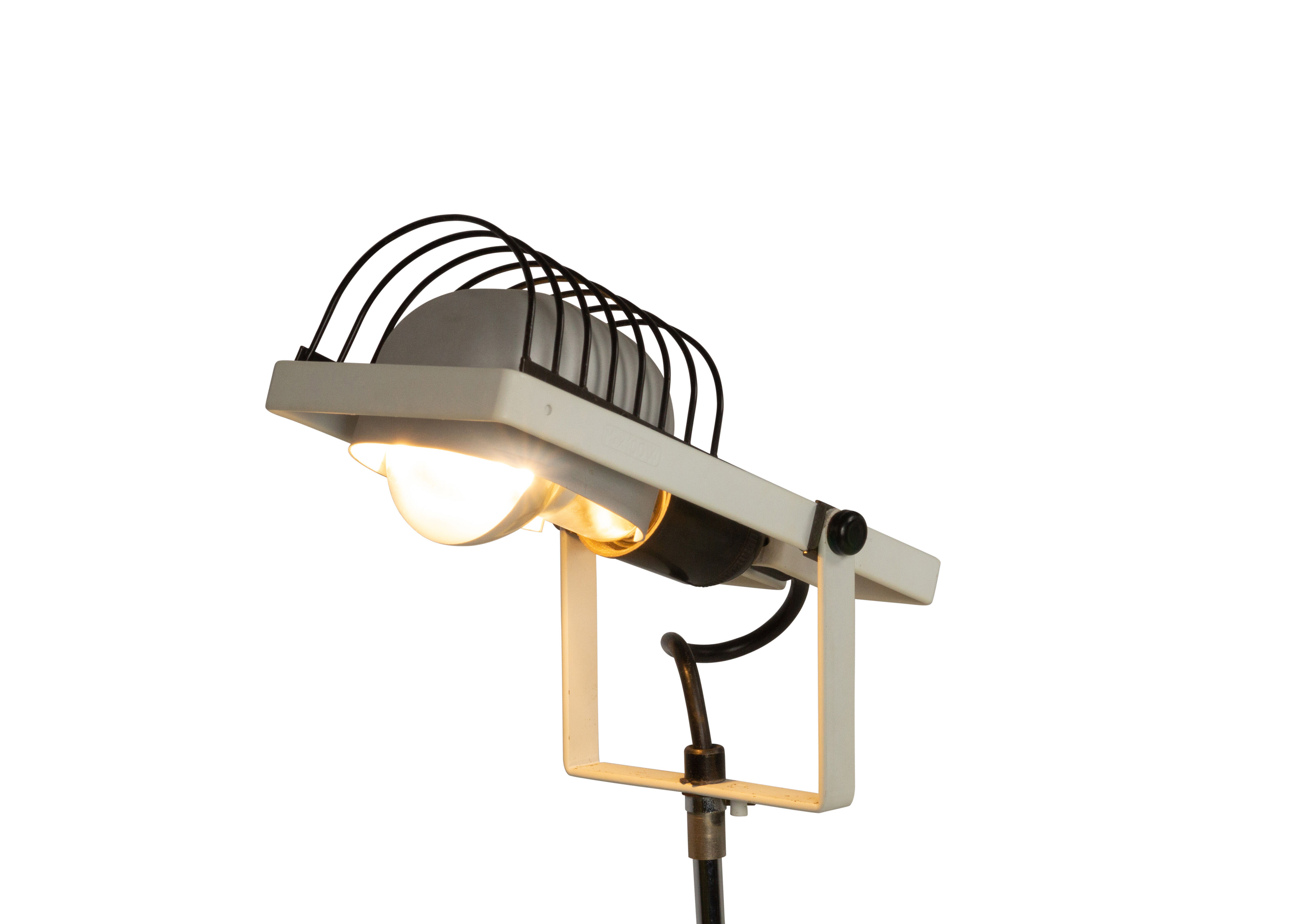 Lampadaire Ernesto Gismondi pour Artemide modèle Sintesi