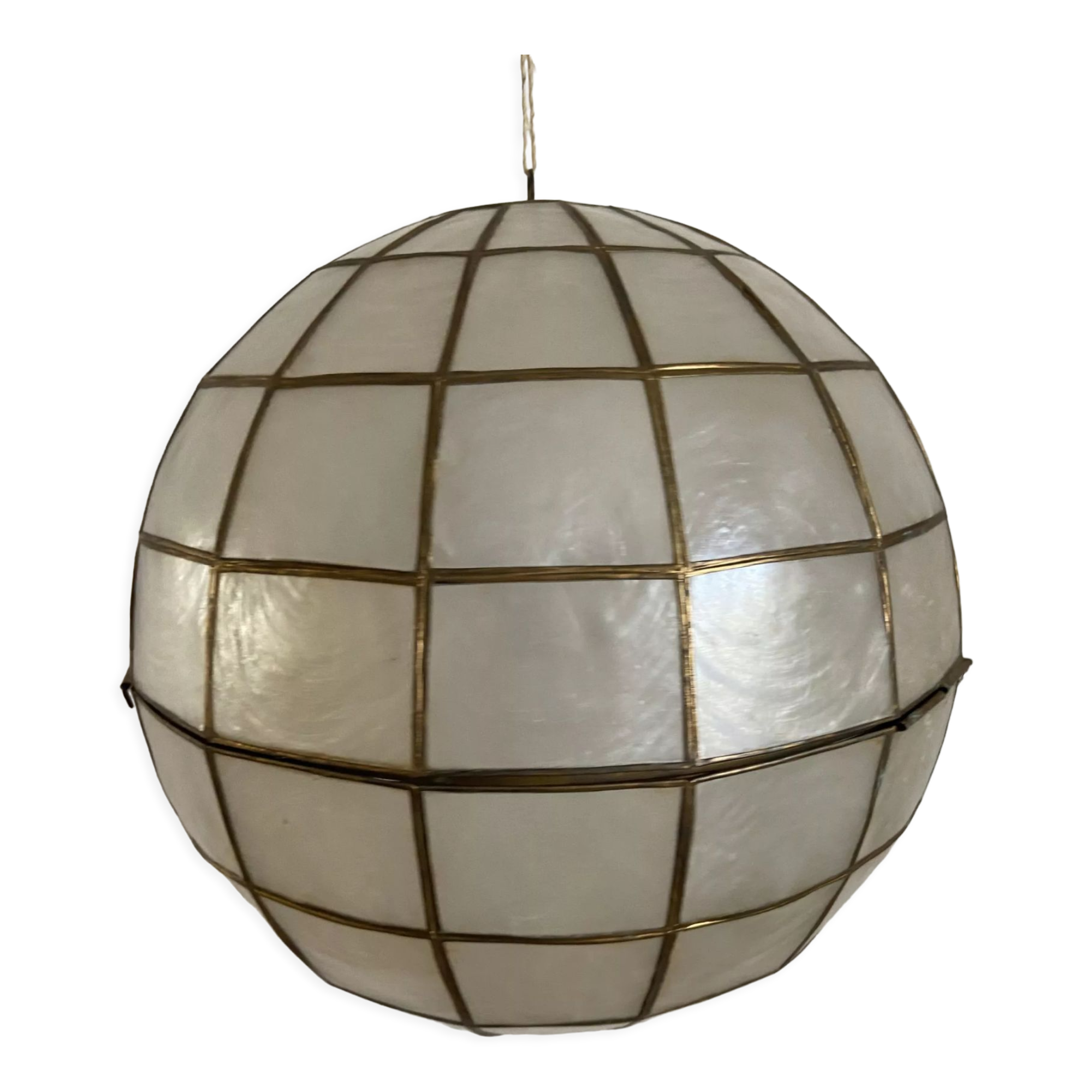 Ball in mother-of-pearl and brass to hang