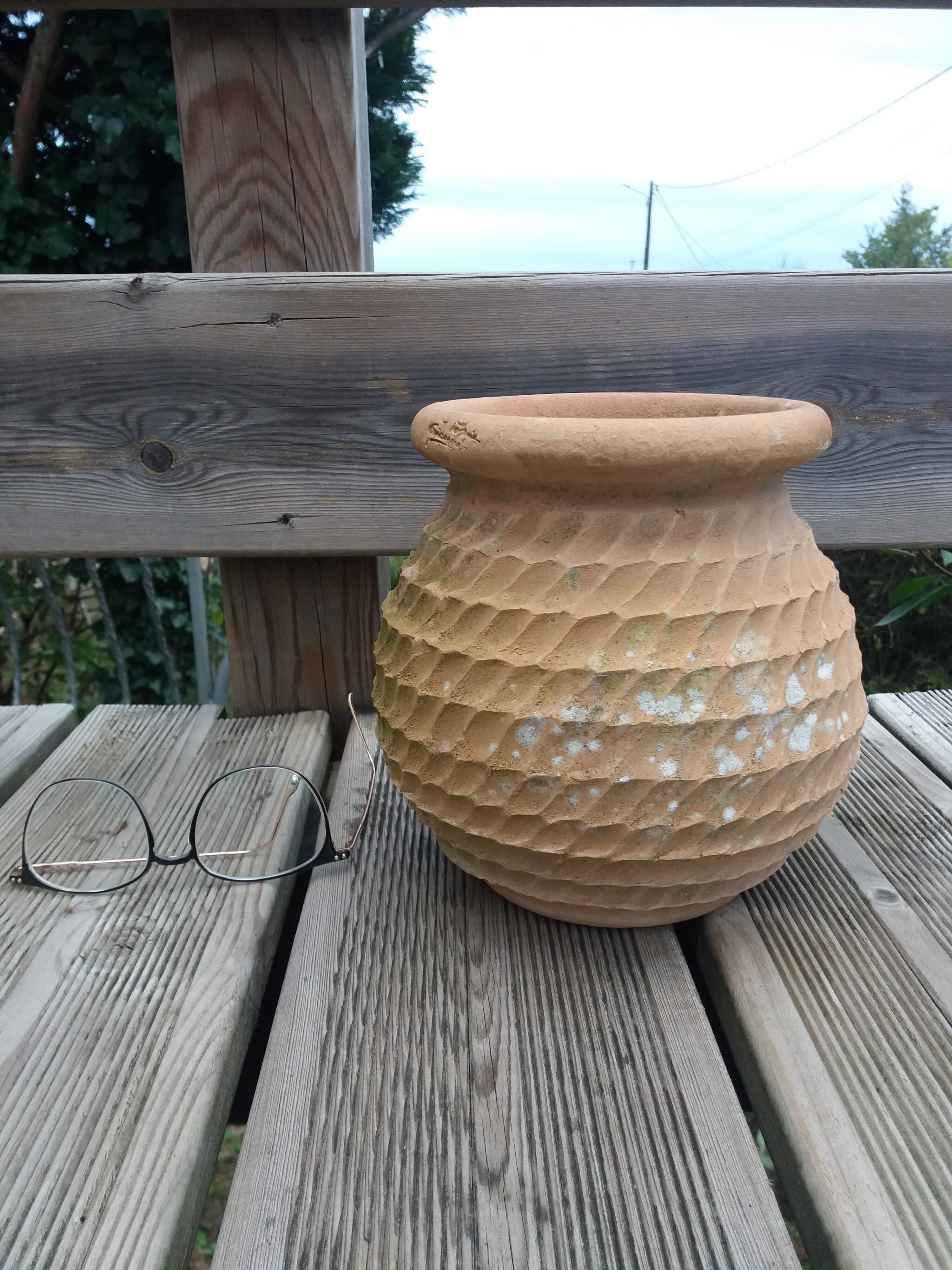 Terracotta jar pot rope decoration Goicoechea Basque Country