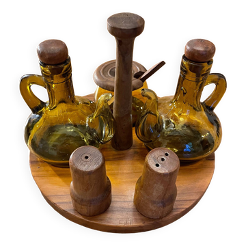 Serviteur huile vinaigre, moutarde, poivre et sel