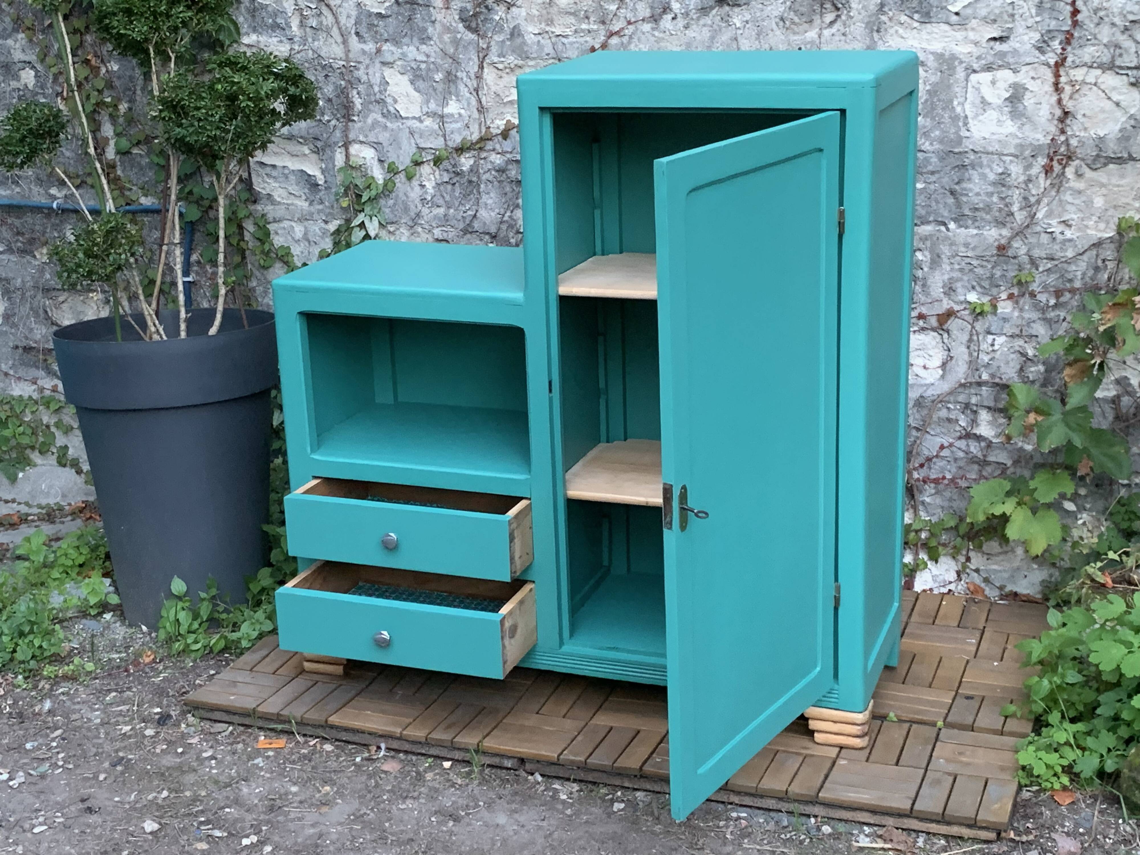 Asymmetrical Parisian wardrobe 1930