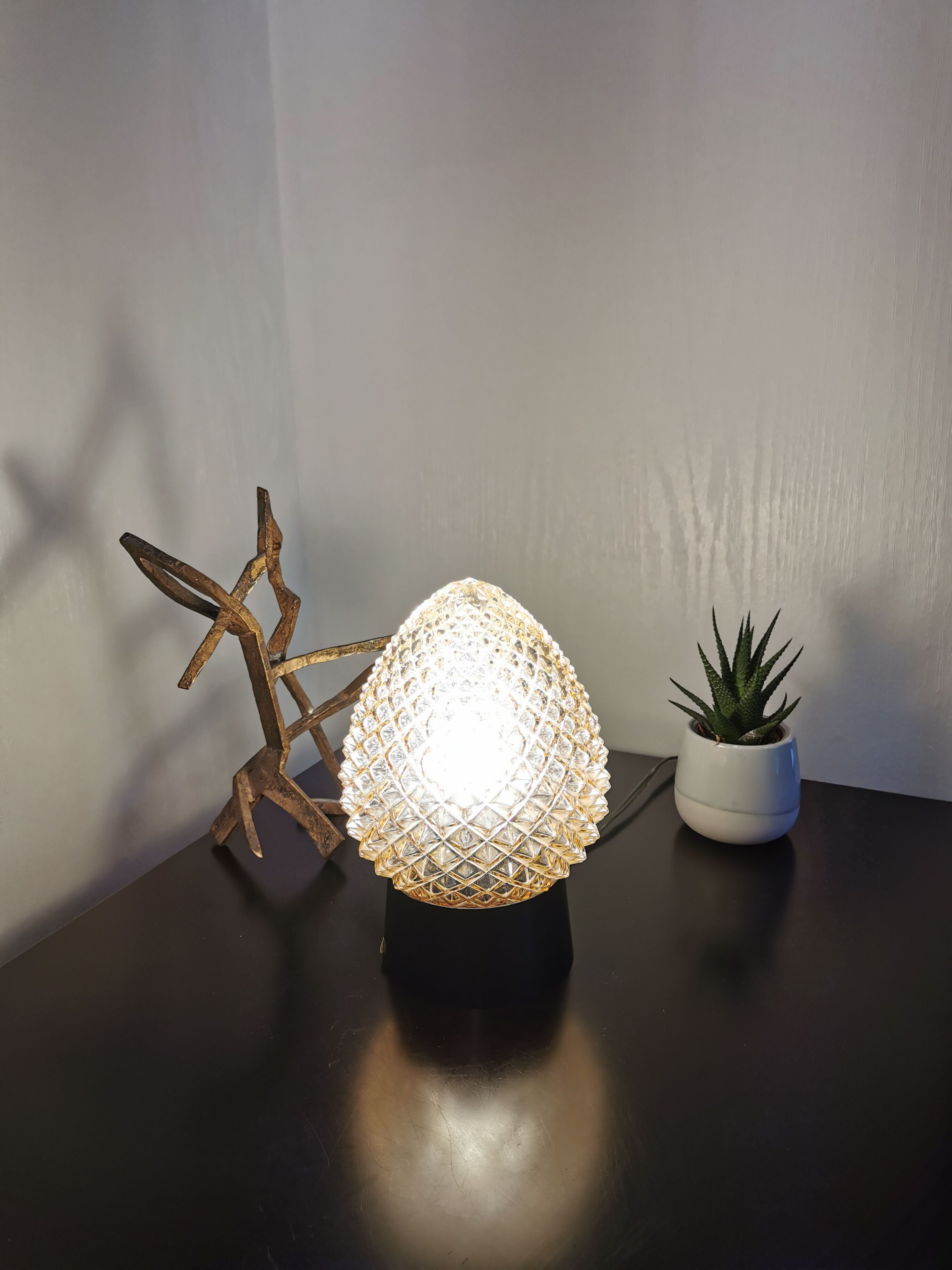 Pineapple lamp