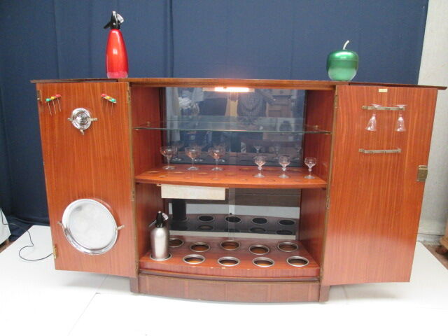 Art deco bar system in walnut