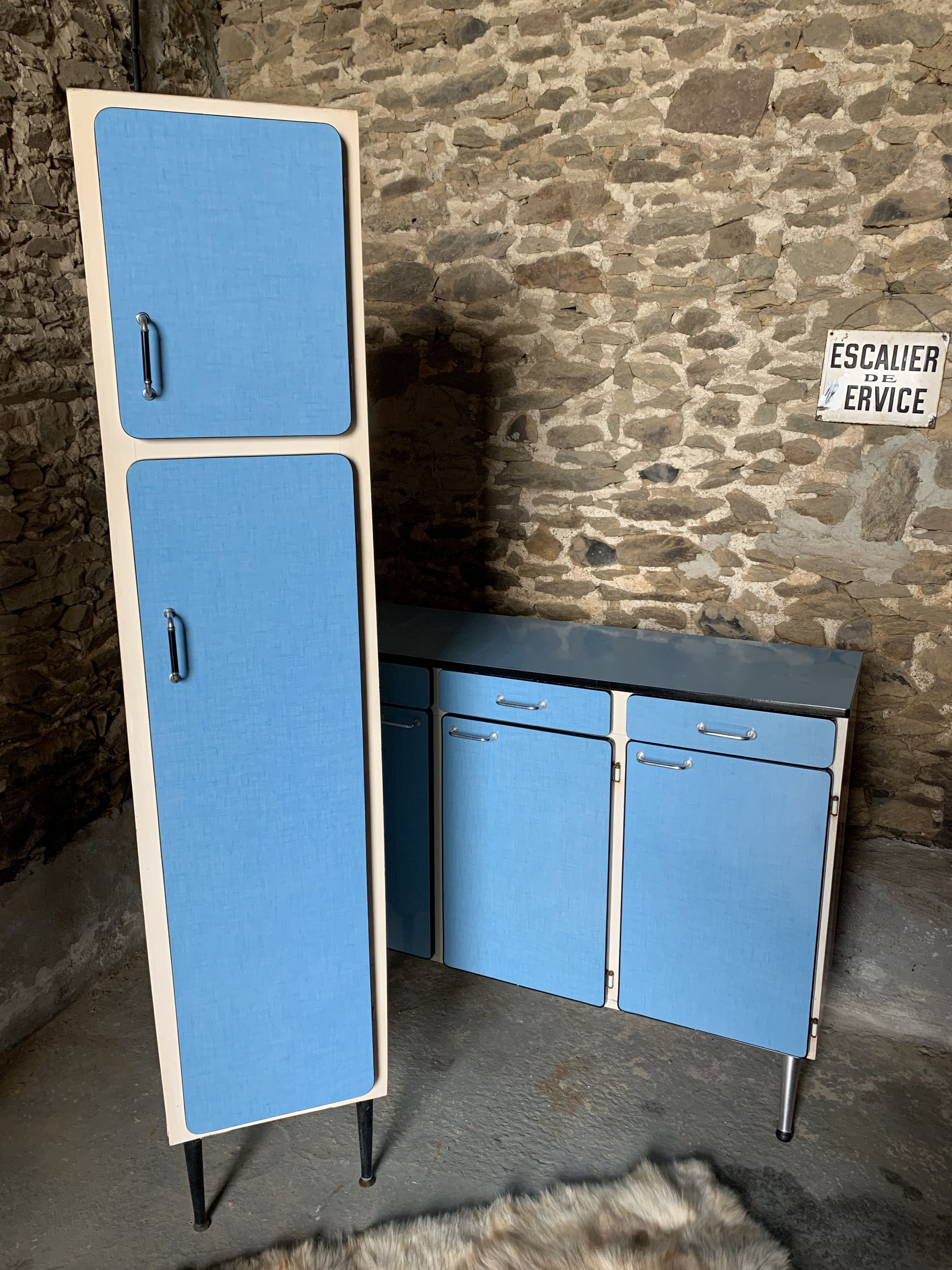 2-door wardrobe