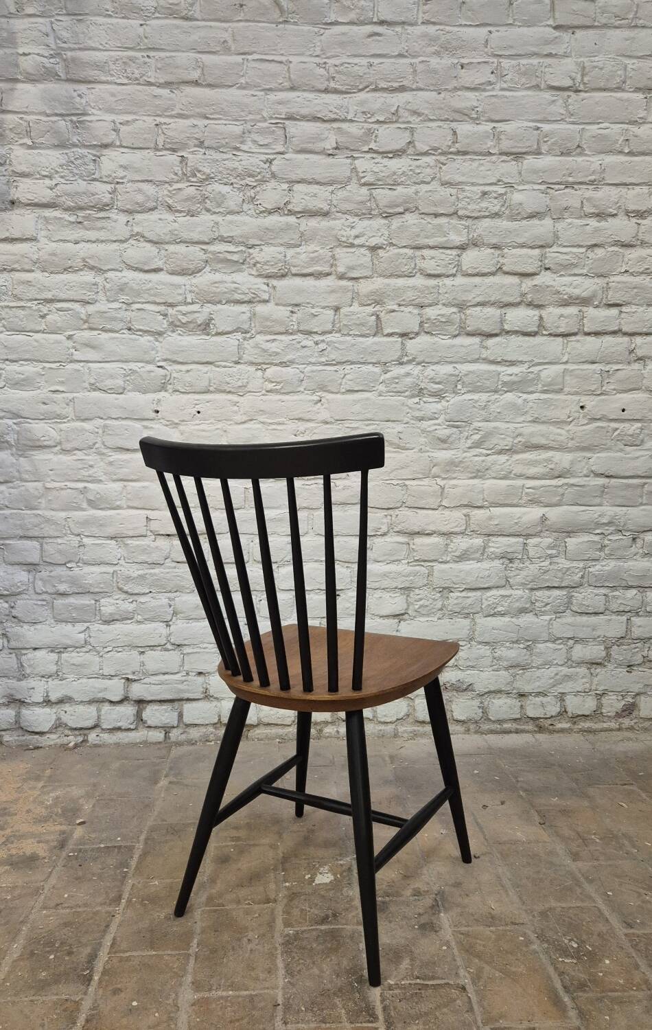Fanett-style bistro chair