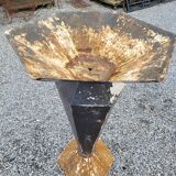 Iron standing planter