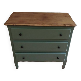 Oak chest of drawers