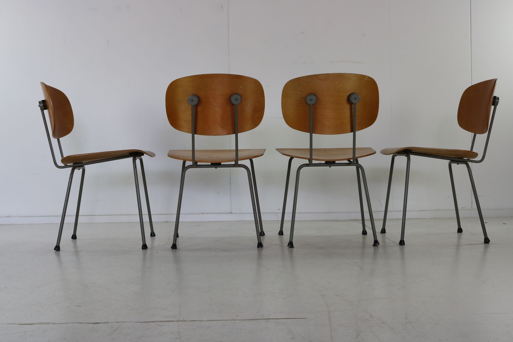 Dutch design dining set by Rietveld for Gispen Holland