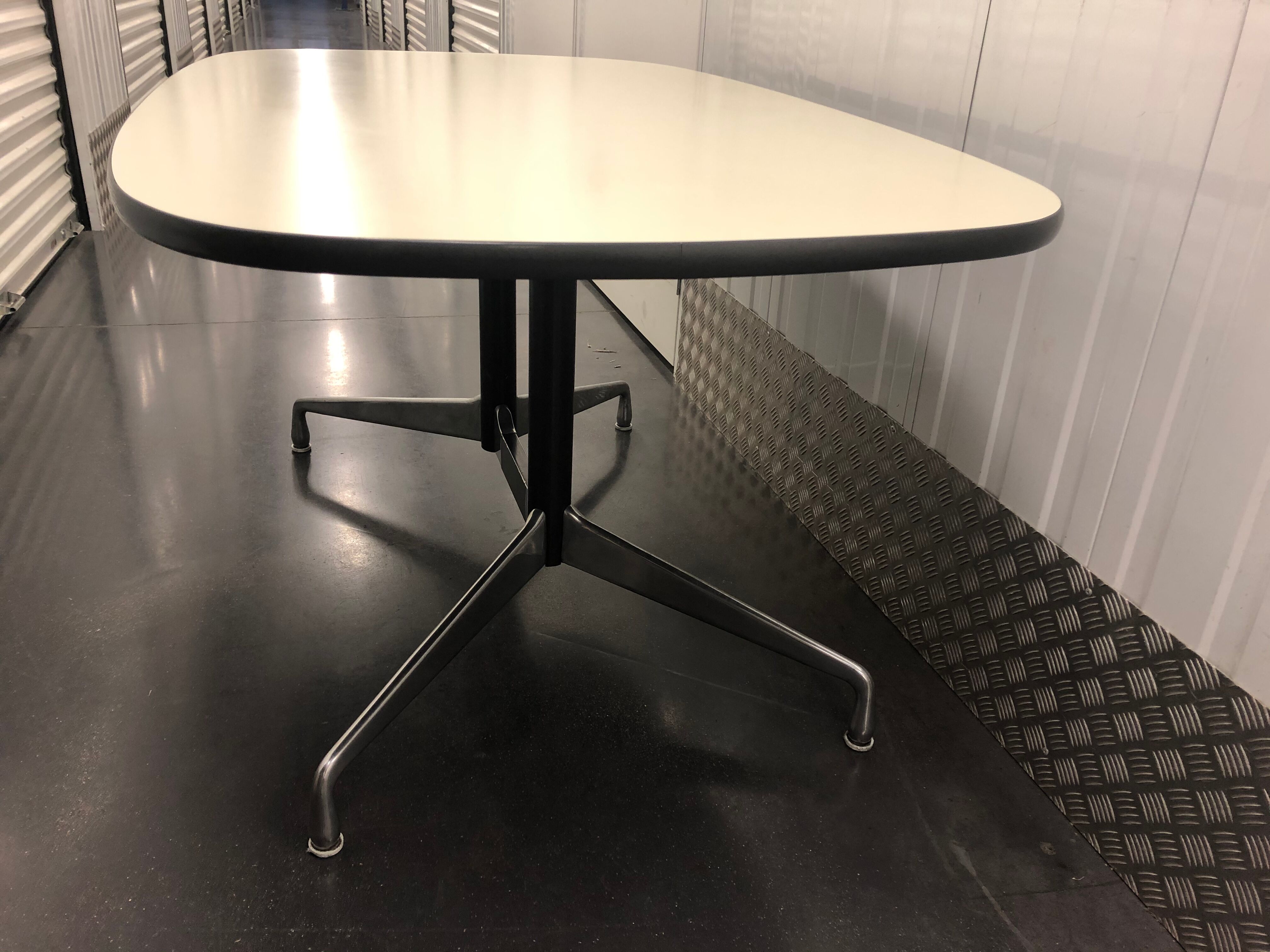 Conference table by Eames edition Herman Miller Aluminium Group 1964
