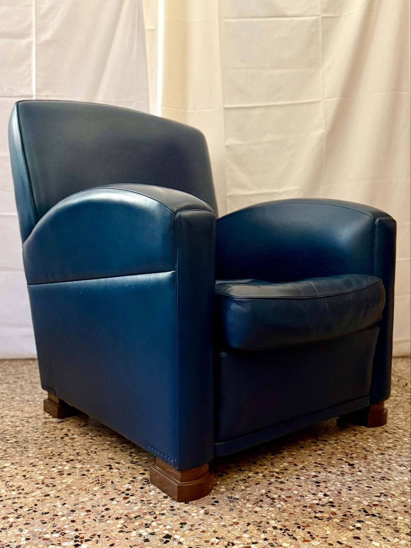 Tabarin Armchair in Leather by Poltrona Frau
