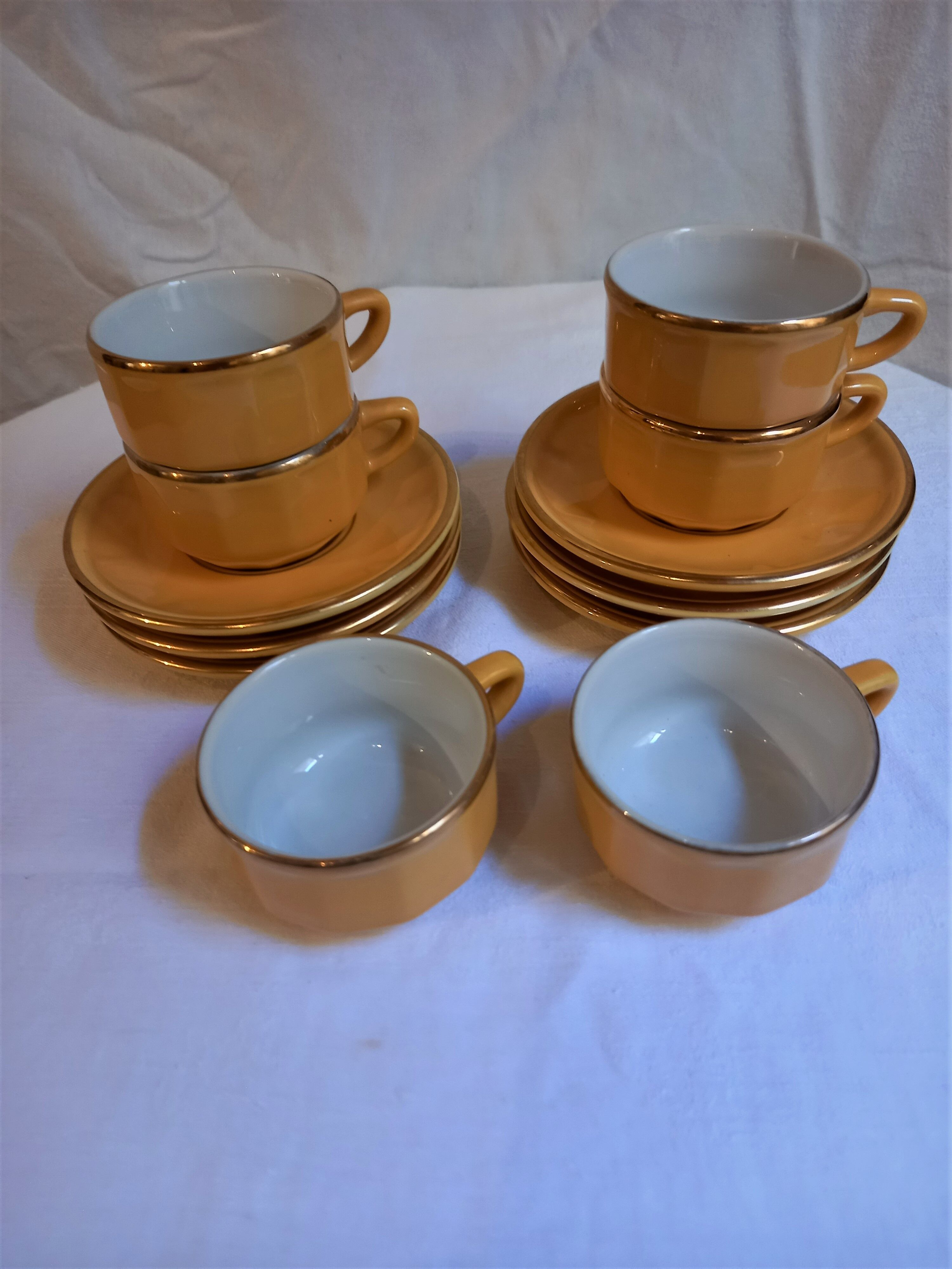 Yellow Apilco coffee service with golden borders