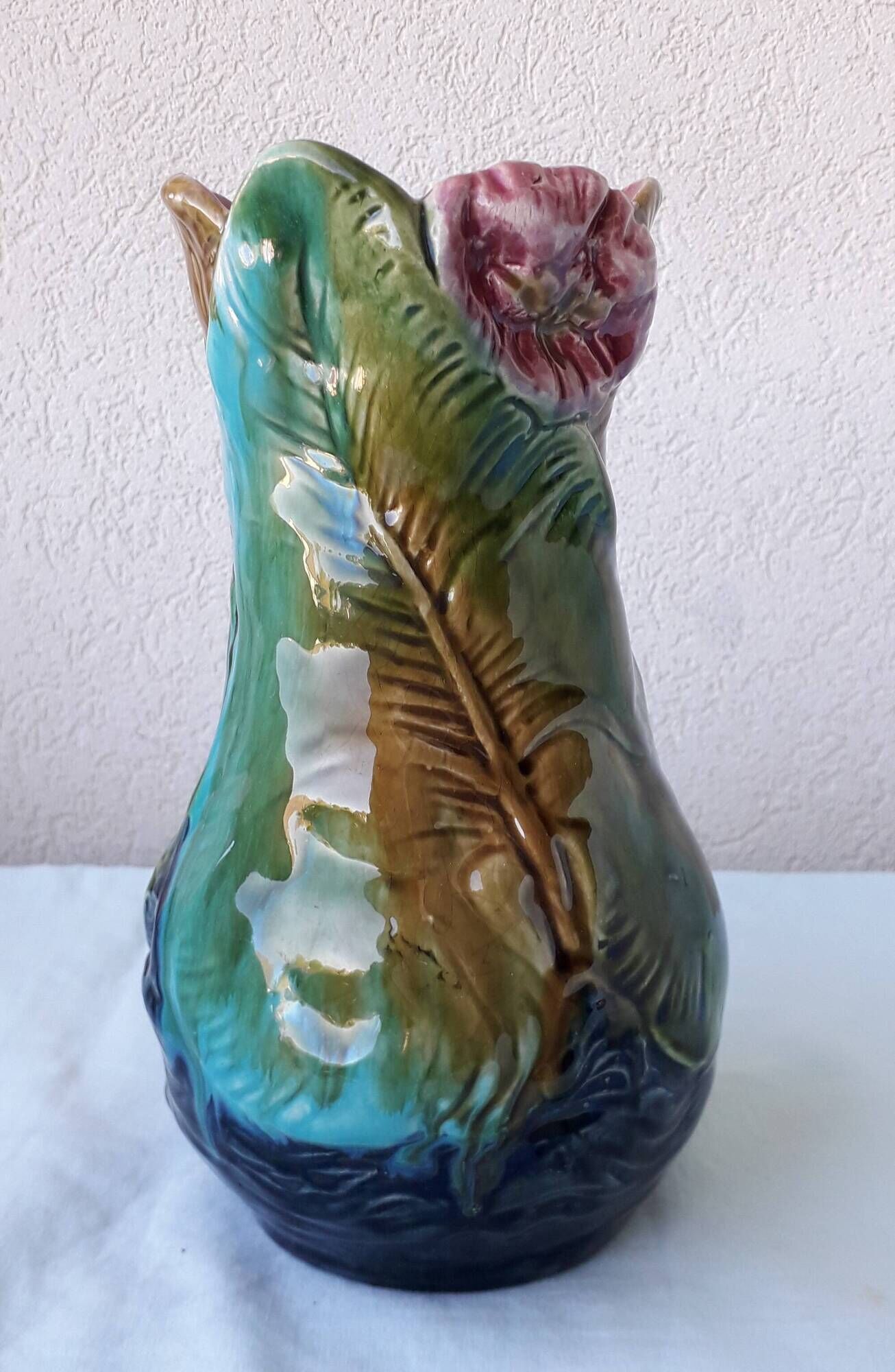Slipware vase