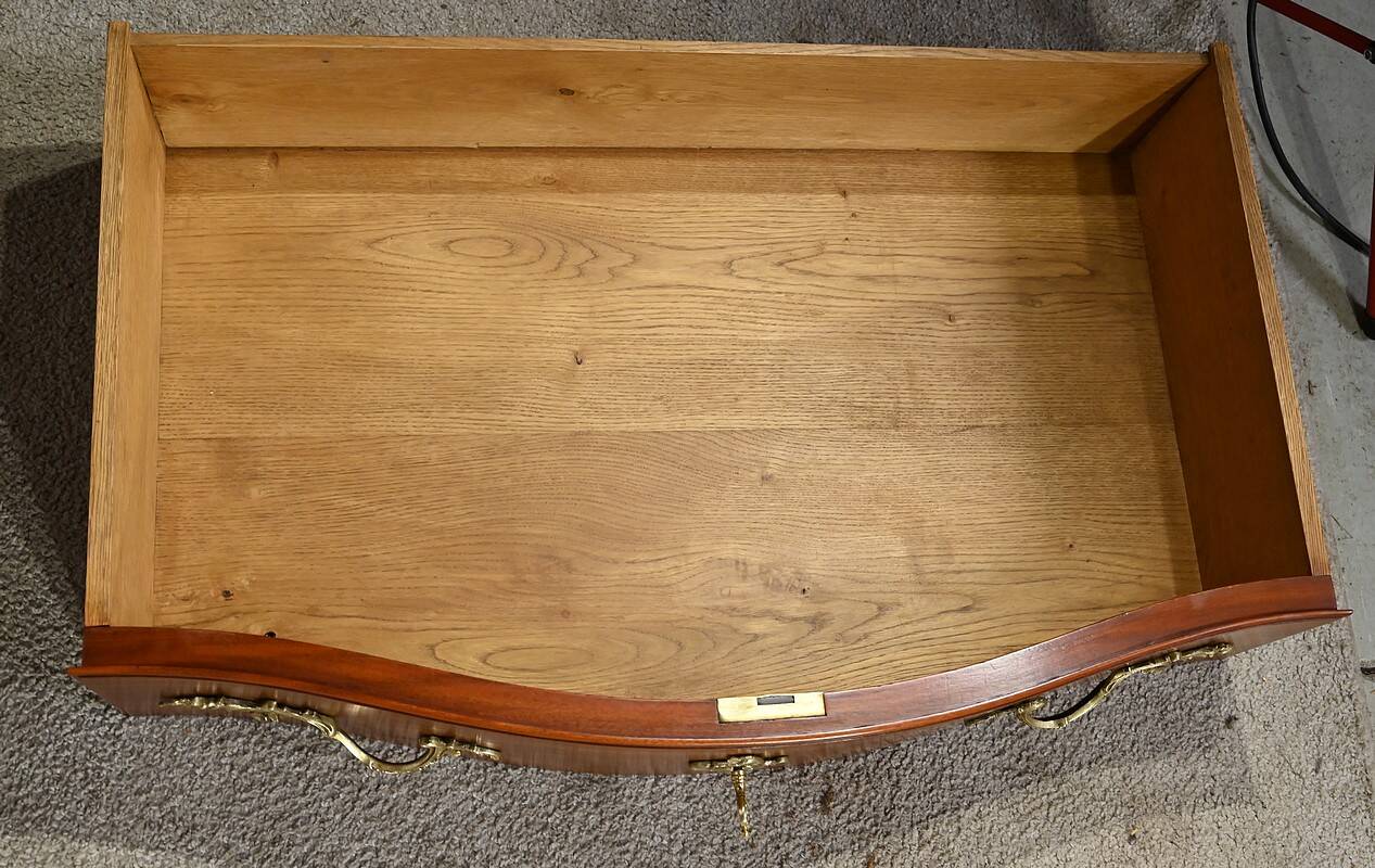 Sauteuse chest of drawers in solid mahogany, Louis XV style – Late 19th century