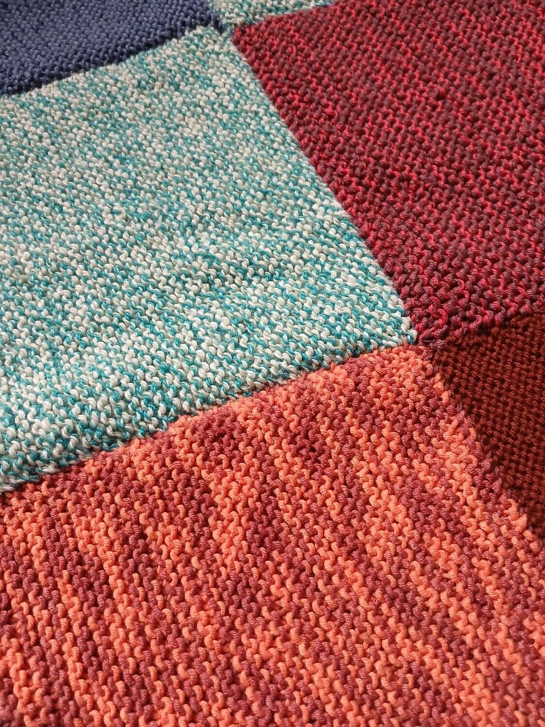 Plaid patchwork hand-knitted