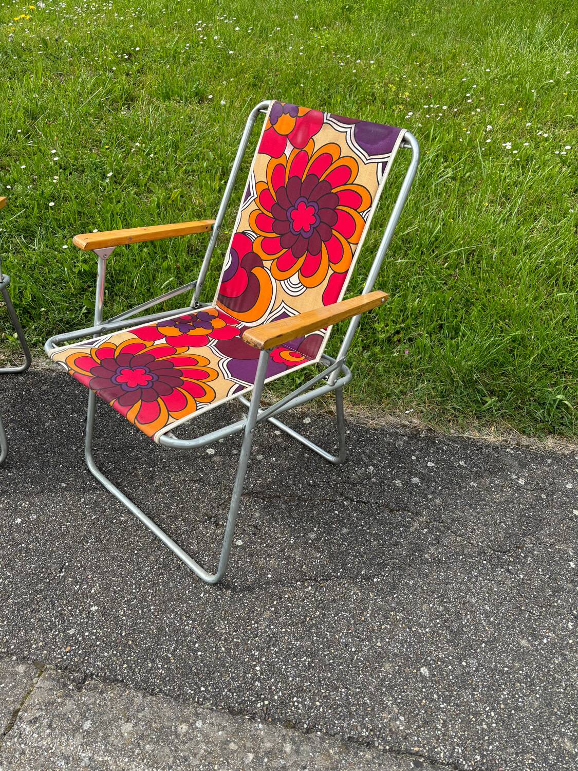 Vintage 70s Flower Power camping chair