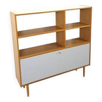 Deens Domino Mobler kast met klepdeur