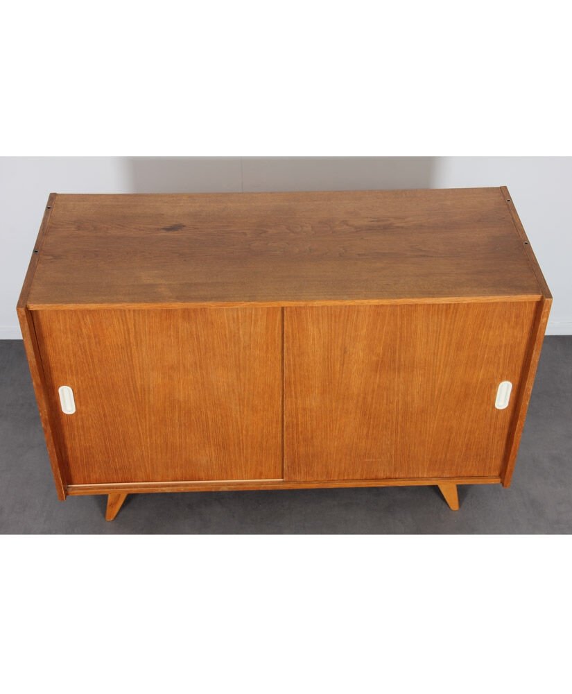 Commode vintage en bois dessinée par Jiri Jiroutek modèle U-452 1960