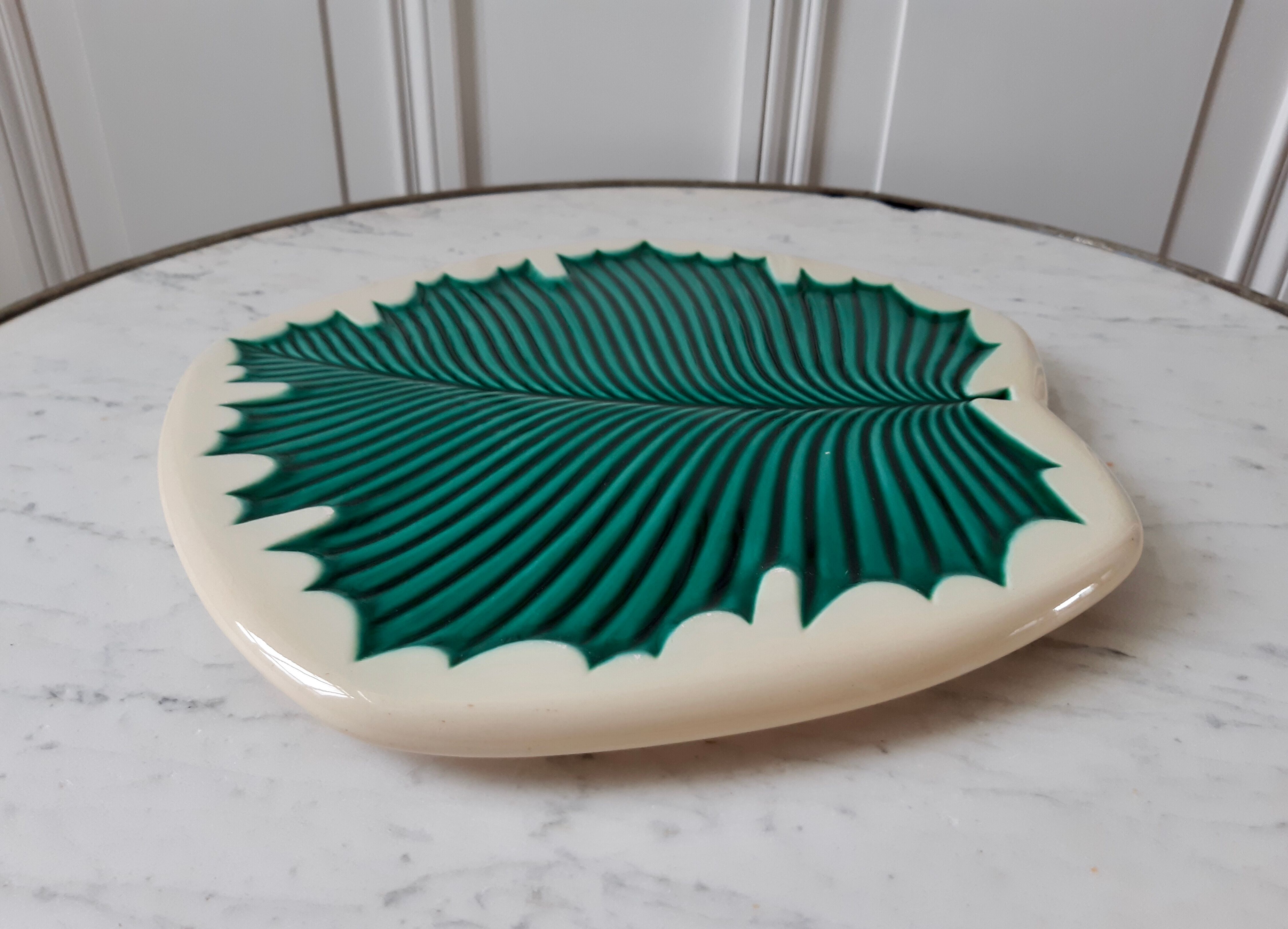 Vintage dish underside 50s-60s