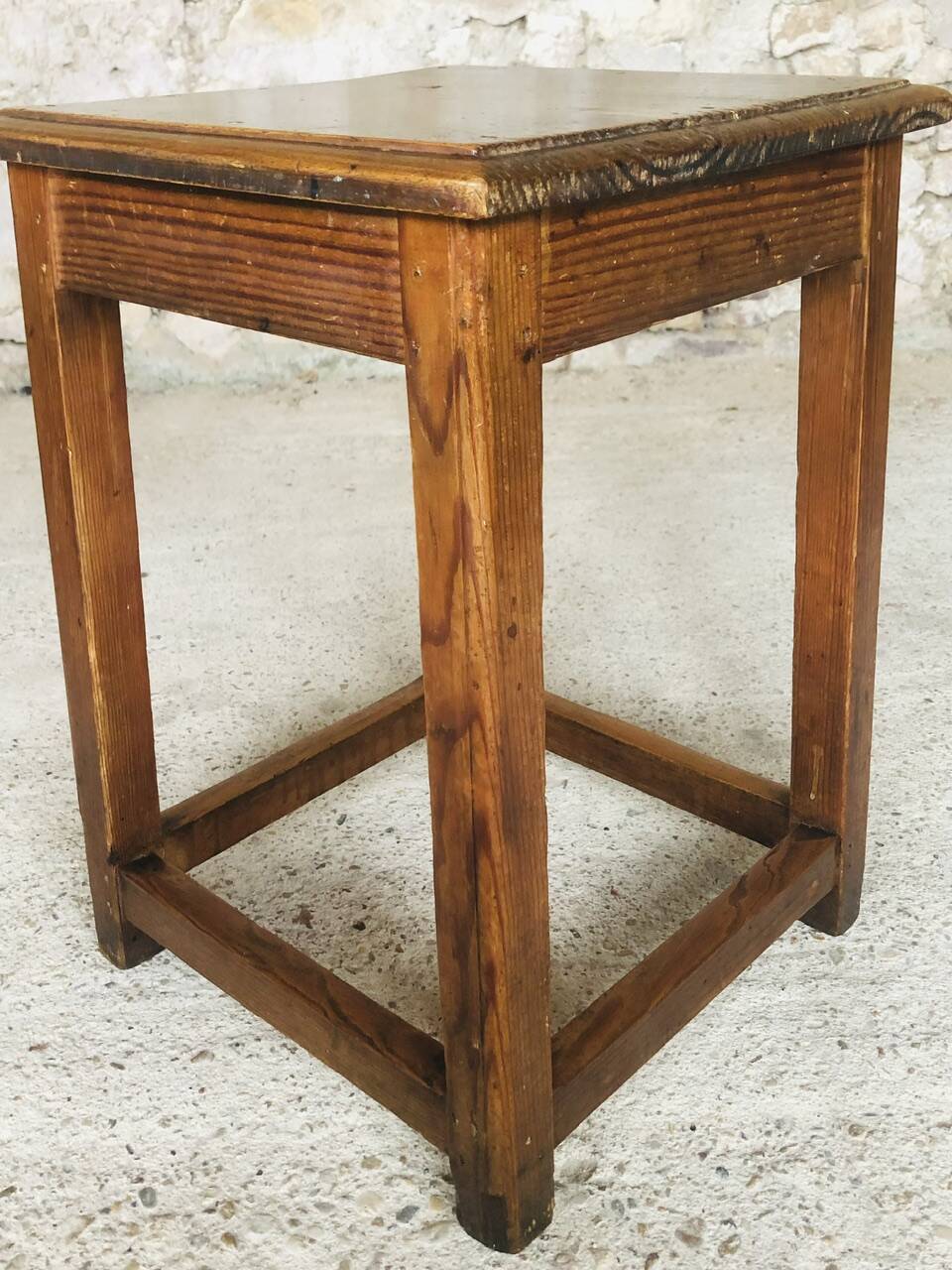 Tabouret vintage de ferme en châtaignier Circa 50