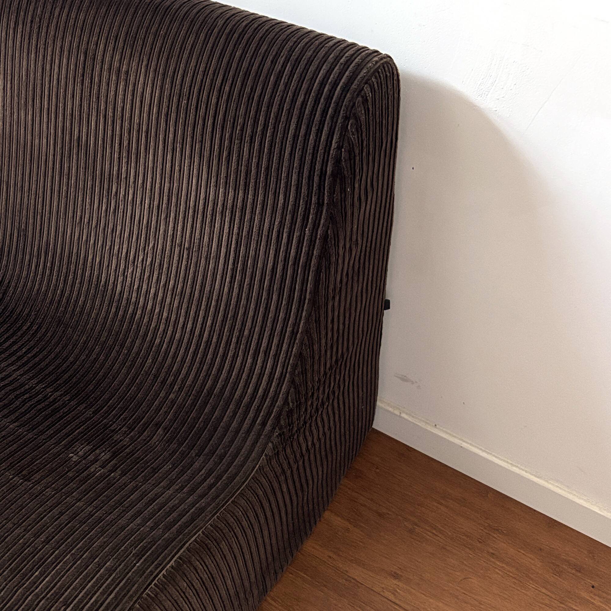 Two-seater velvet canapé from the 1970s.