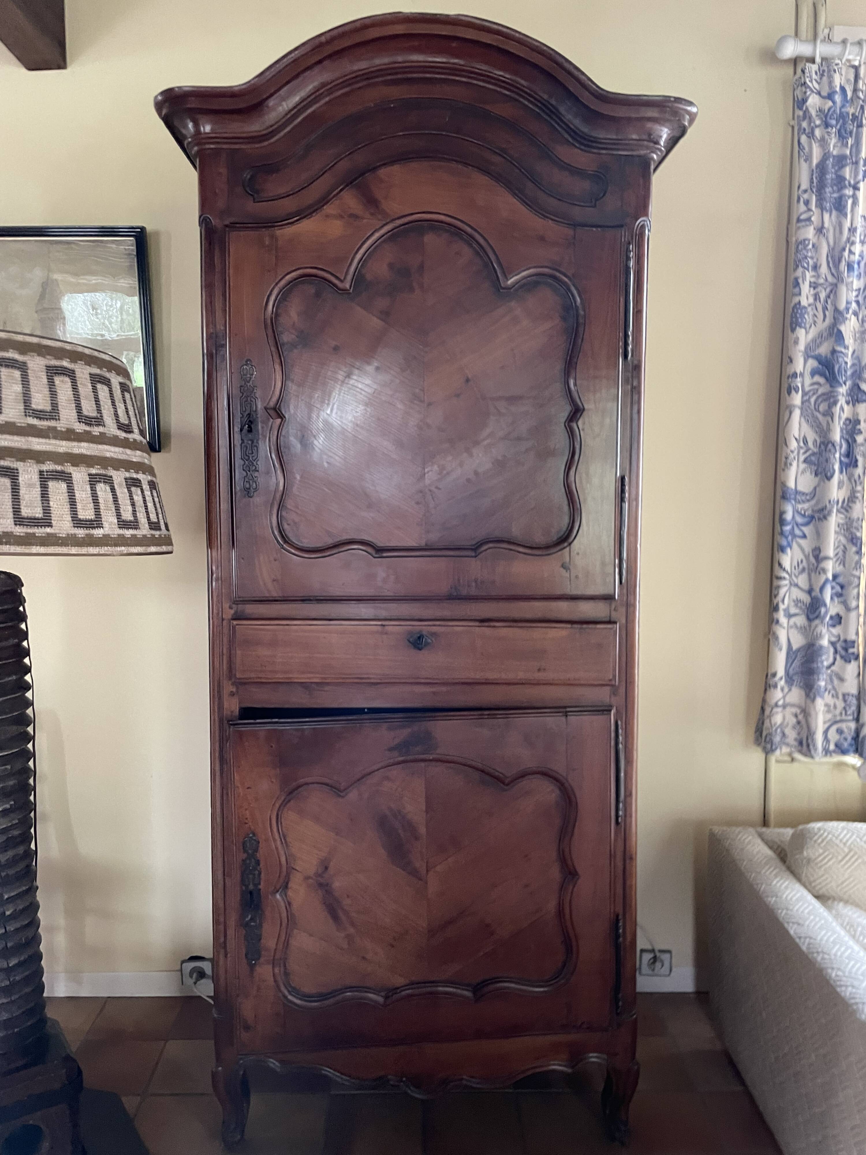 Cherry wood bonnet 2 doors and 1 drawer