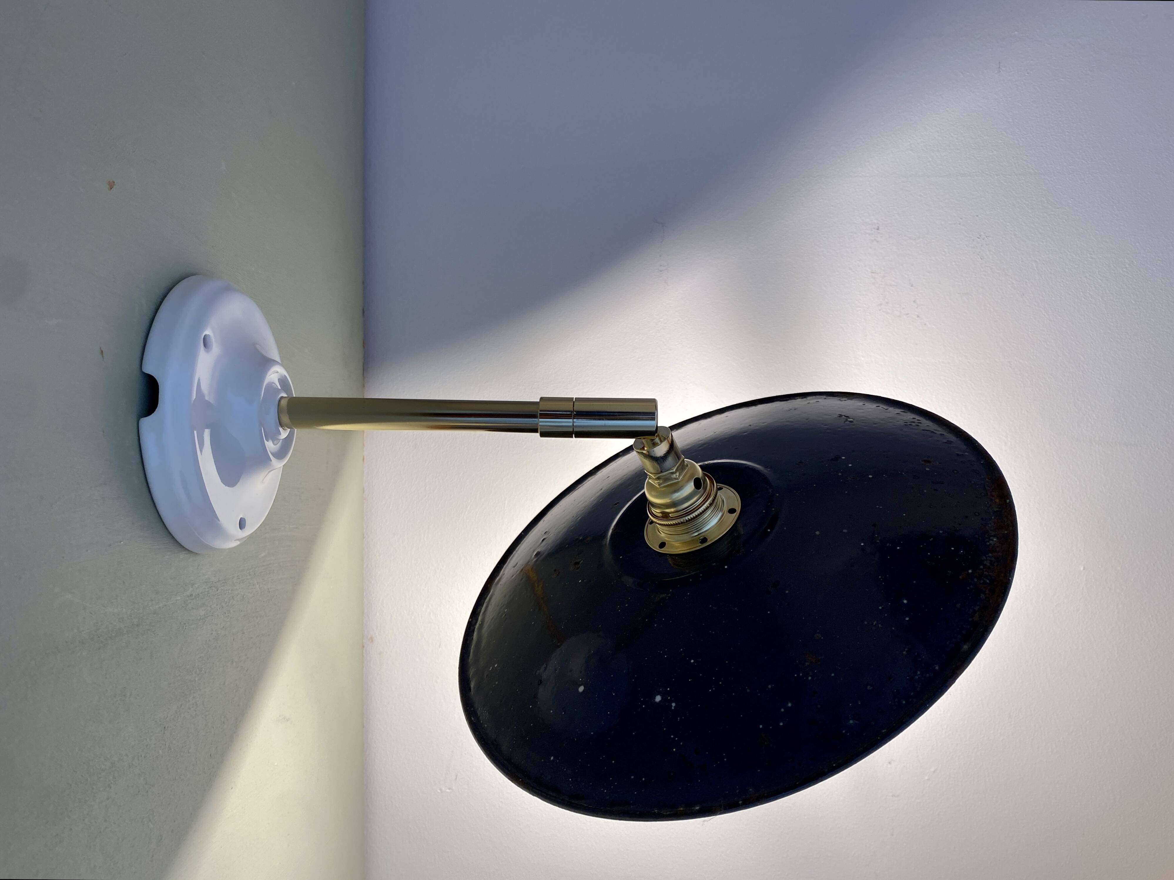 Vintage lampshade wall light in enamelled sheet metal (ref 2)