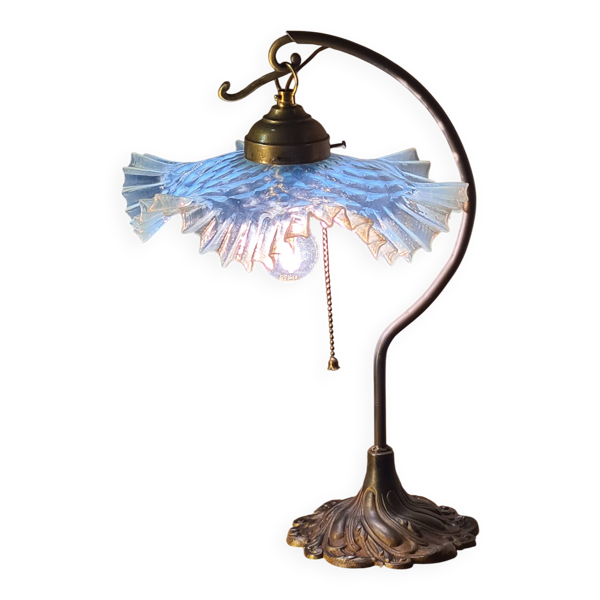 lampe en fontes d aciers et laitons 41x26 abats jours verres opalescent