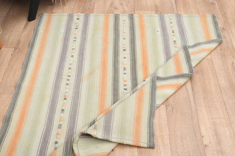 Vintage Turkish Rug 121 x 152 cm