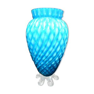 Vase Art Déco ovoïde torsadé, opaline double-couche, bleu blanc