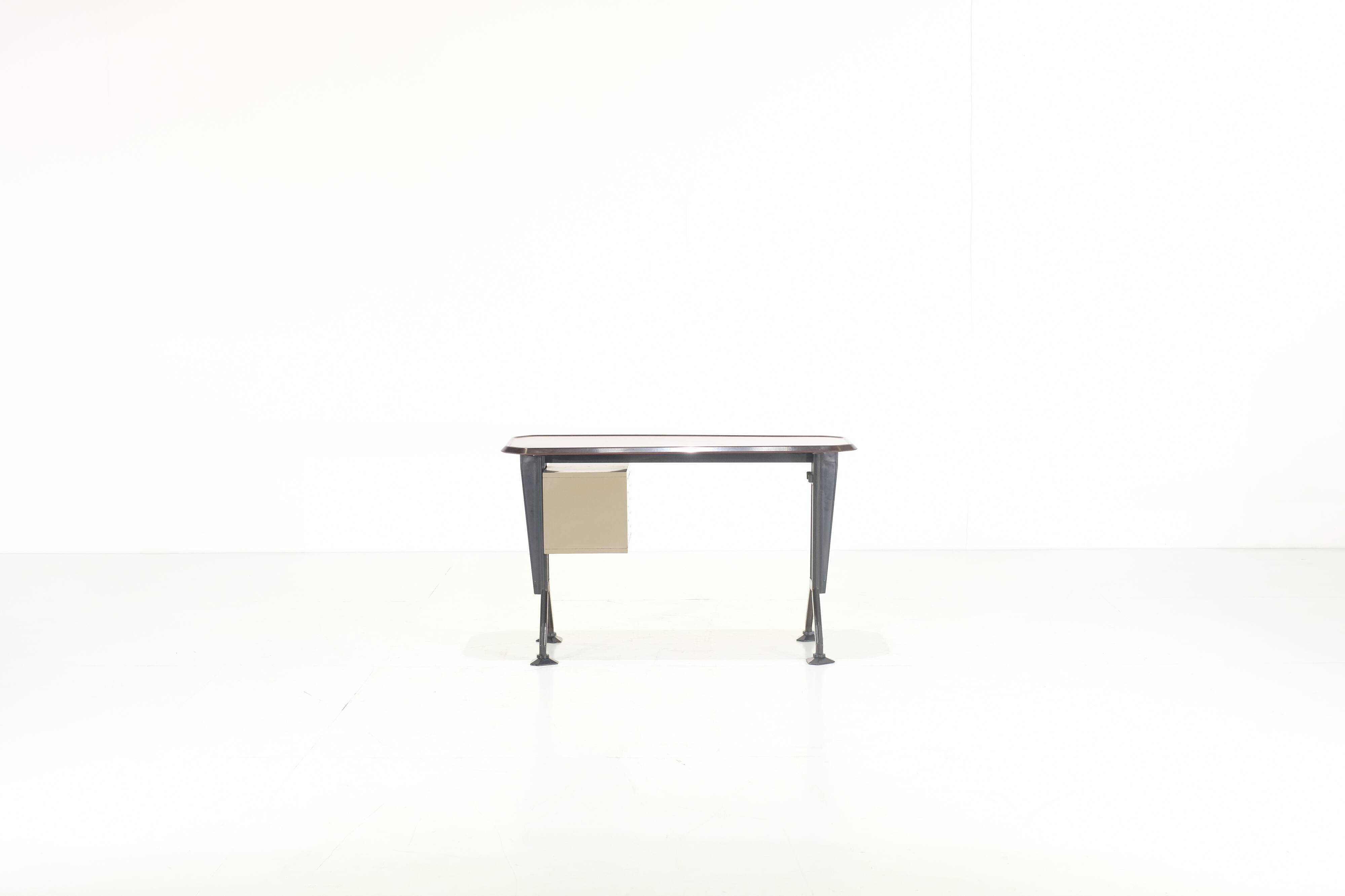 Small Arco desk by BBPR for Olivetti Synthesis - 1960s