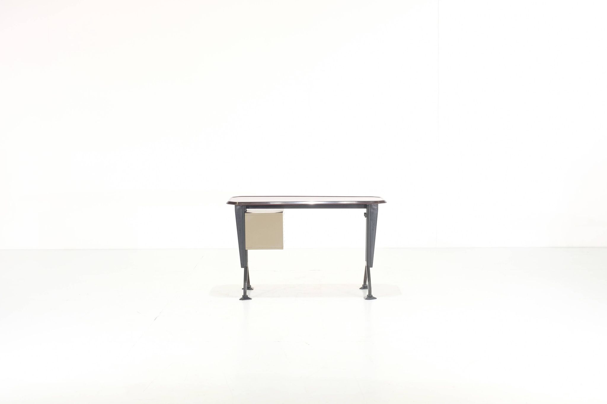 Petit bureau Arco par BBPR pour Olivetti Synthesis - 1960s
