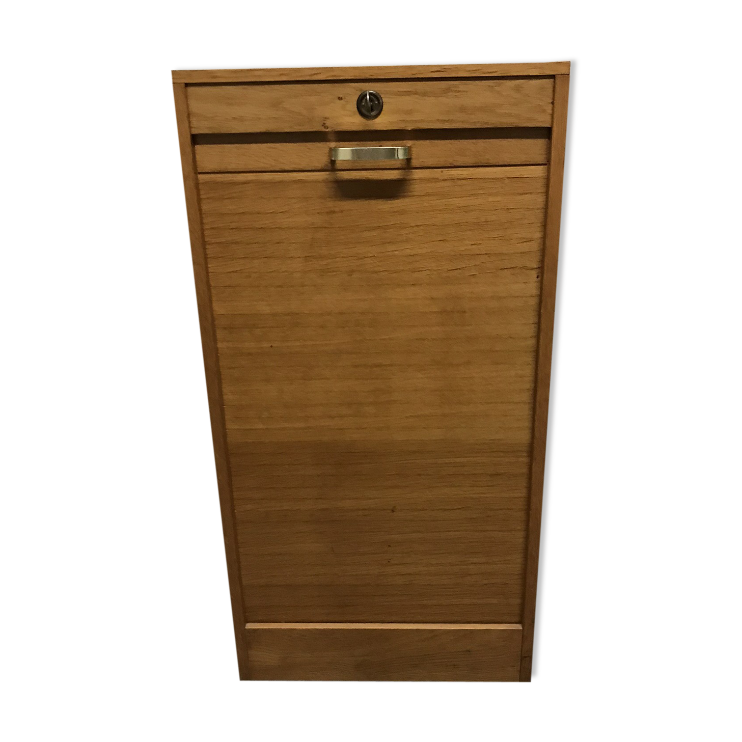 Vintage curtain-shaped binder in light honey-coloured oak