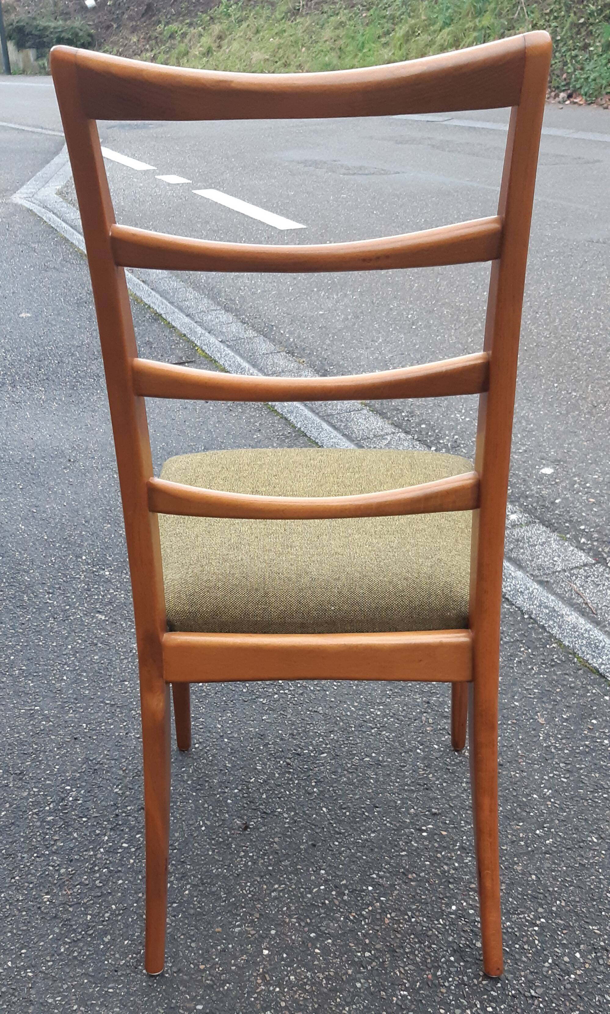 Set of 5 vintage chairs