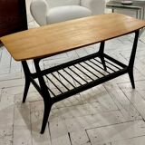 Table basse années 50 en bois laqué noir et plateau bois clair