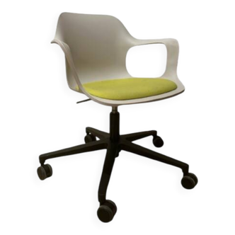 Vitra Meeting Chair - HAL RE Armchair Studio