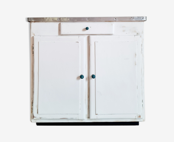 Buffet mado blanc rénové intérieur vert
